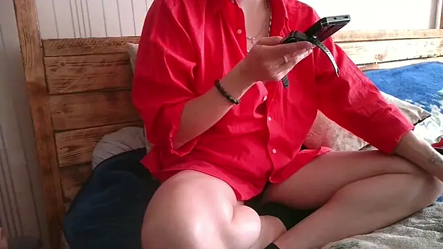 Snapshot of EthelsLover chatting on 14, 10, 2025 EthelsLover online show from 14, 10, 2025