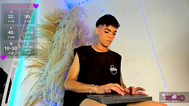 Juan twinks online show from 6, 10, 2025