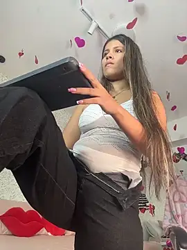 Snapshot of EMILIIA_RICHTER__ chatting on 9, 2, 2026 EMILIIA RICHTER online show from 9, 2, 2026