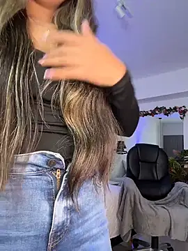 Snapshot of EMILIIA_RICHTER__ chatting on 6, 3, 2026 EMILIIA RICHTER online show from 6, 3, 2026