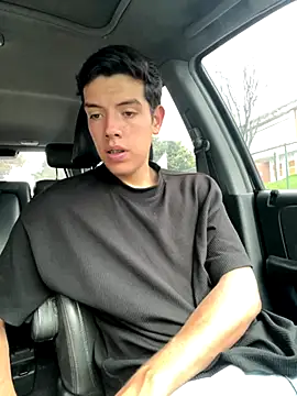 Snapshot of mattebret11 chatting on 27, 10, 2025 mattebret11 online show from 27, 10, 2025