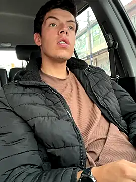 Snapshot of mattebret11 chatting on 30, 10, 2025 mattebret11 online show from 30, 10, 2025