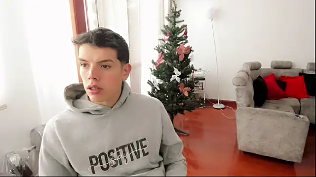 Snapshot of mattebret11 chatting on 8, 11, 2025 mattebret11 online show from 8, 11, 2025