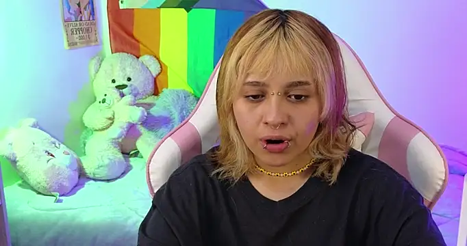 Snapshot of NekoWaifu chatting on 6, 2, 2026 NekoWaifu online show from 6, 2, 2026