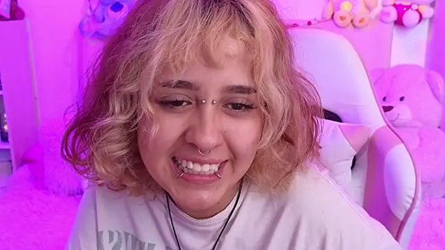 Snapshot of NekoWaifu chatting on 7, 3, 2026 NekoWaifu online show from 7, 3, 2026