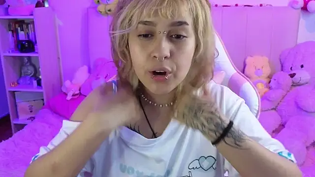 Snapshot of NekoWaifu chatting on 10, 3, 2026 NekoWaifu online show from 10, 3, 2026