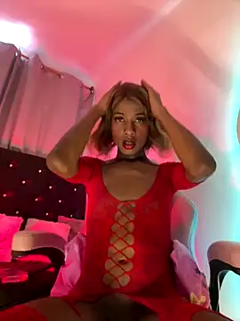 Snapshot of Mara_royal chatting on 21, 10, 2025 Mara royal online show from 21, 10, 2025