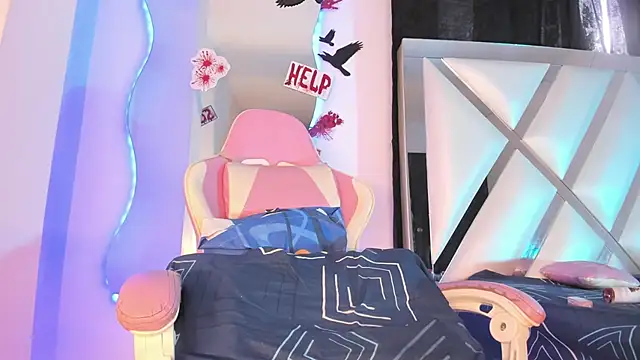 Snapshot of Mara_royal chatting on 13, 11, 2025 Mara royal online show from 13, 11, 2025