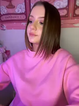 Kira Tiff online show from 8, 10, 2025