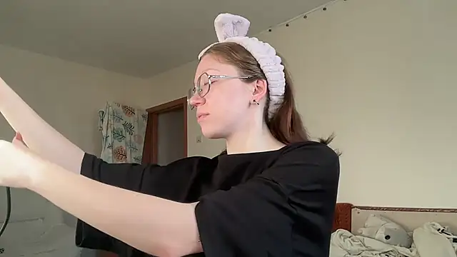 MargarettNewbie online show from 4, 10, 2025