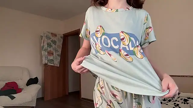 MargarettNewbie online show from 8, 10, 2025
