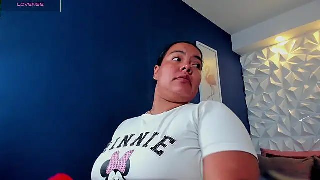 freya cole  online show from 6, 11, 2025