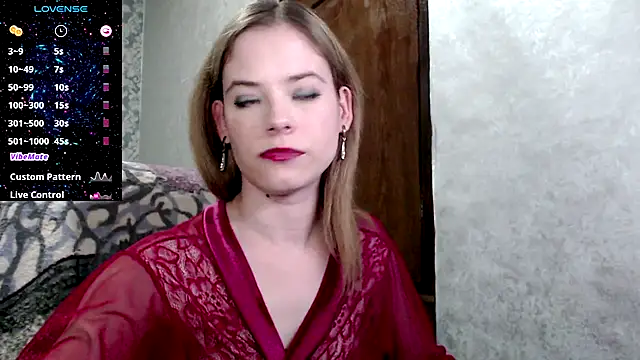 Kate  Loves online show from 2, 11, 2025