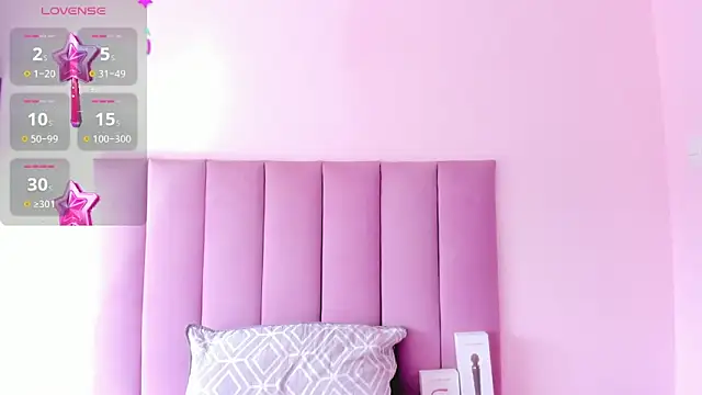 Snapshot of HoollyHendrix chatting on 26, 9, 2025 HoollyHendrix online show from 26, 9, 2025