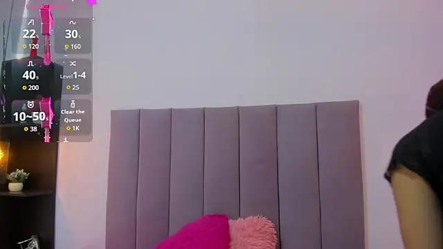 Snapshot of HoollyHendrix chatting on 21, 10, 2025 HoollyHendrix online show from 21, 10, 2025