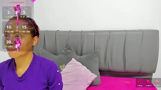 Snapshot of HoollyHendrix chatting on 30, 10, 2025 HoollyHendrix online show from 30, 10, 2025