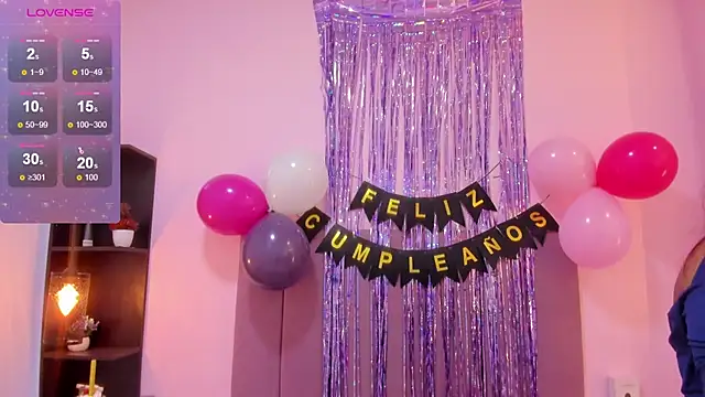 Snapshot of HoollyHendrix chatting on 1, 11, 2025 HoollyHendrix online show from 1, 11, 2025