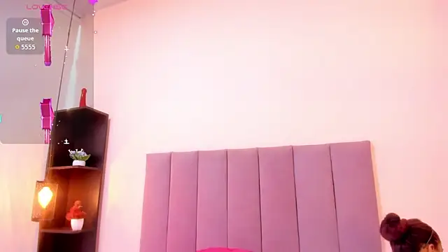 Snapshot of HoollyHendrix chatting on 18, 11, 2025 HoollyHendrix online show from 18, 11, 2025