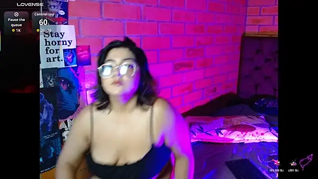 Roxy f w online show from 6, 1, 2026