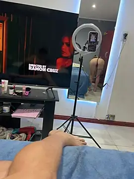 Alexxx27  online show from 5, 2, 2026