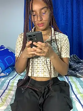 Snapshot of aurora_2007 chatting on 2, 11, 2025 aurora 2007 online show from 2, 11, 2025