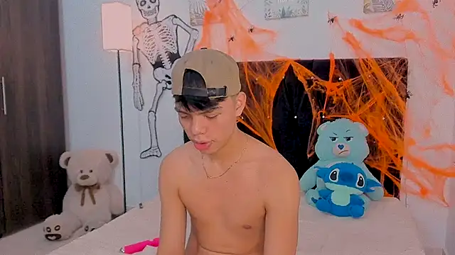 Snapshot of Zacktorres_ chatting on 22, 10, 2025 Zacktorres online show from 22, 10, 2025