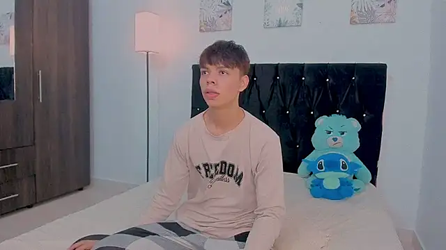 Snapshot of Zacktorres_ chatting on 30, 10, 2025 Zacktorres online show from 30, 10, 2025