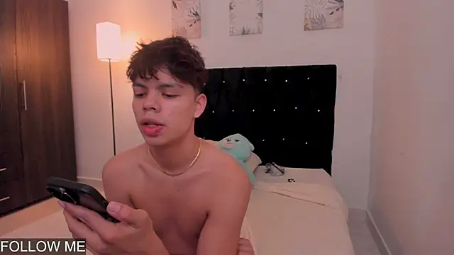 Snapshot of Zacktorres_ chatting on 13, 11, 2025 Zacktorres online show from 13, 11, 2025