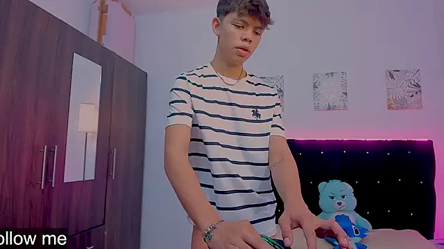 Snapshot of Zacktorres_ chatting on 16, 11, 2025 Zacktorres online show from 16, 11, 2025