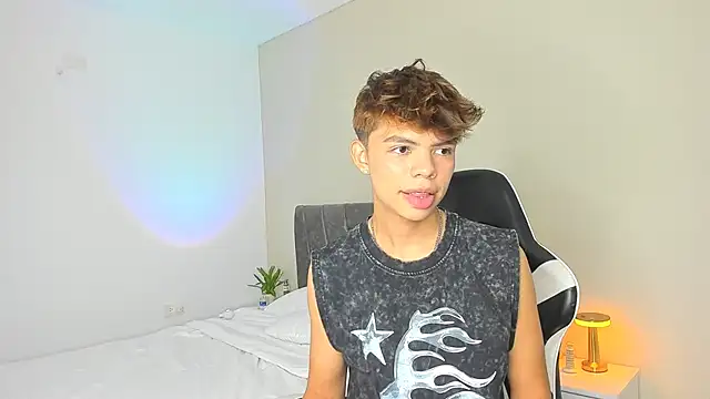 Snapshot of Zacktorres_ chatting on 17, 12, 2025 Zacktorres online show from 17, 12, 2025