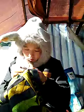 Qumdan online show from 25, 11, 2025