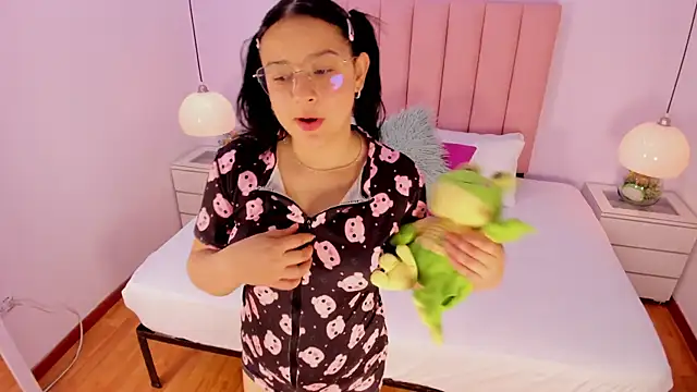 Amy Ferreira online show from 23, 11, 2025