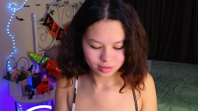 Snapshot of moco_choco chatting on 29, 10, 2025 moco choco online show from 29, 10, 2025