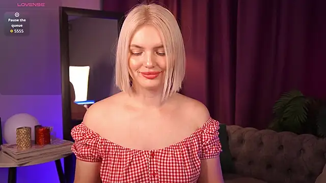 Amelia Wells online show from 10, 11, 2025