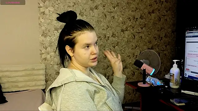 Snapshot of LoNik_Tvvins chatting on 15, 10, 2025 LoNik Tvvins online show from 15, 10, 2025