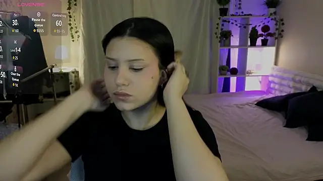 Snapshot of LoNik_Tvvins chatting on 20, 11, 2025 LoNik Tvvins online show from 20, 11, 2025