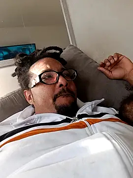 Snapshot of romero115 chatting on 18, 11, 2025 romero115 online show from 18, 11, 2025