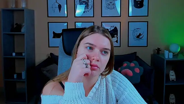 Snapshot of LisaMitchell chatting on 18, 10, 2025 LisaMitchell online show from 18, 10, 2025