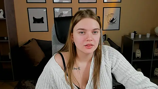 Snapshot of LisaMitchell chatting on 25, 11, 2025 LisaMitchell online show from 25, 11, 2025