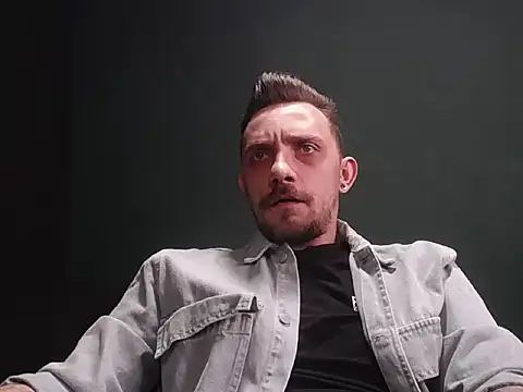 guesswhatbitch online show from 8, 11, 2025