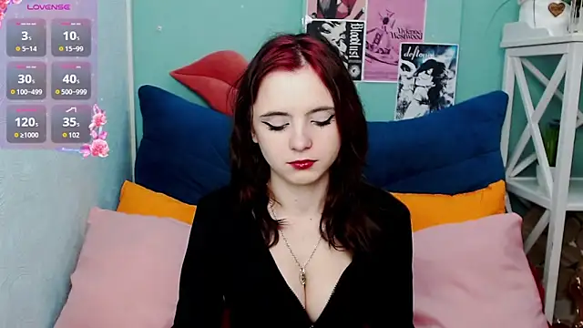 Snapshot of VivienneRo chatting on 23, 11, 2025 VivienneRo online show from 23, 11, 2025