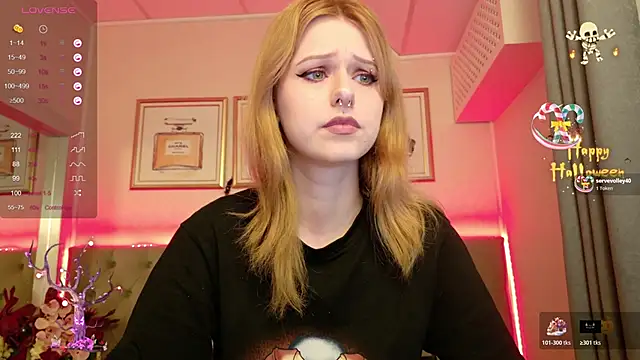 Snapshot of WendyMey chatting on 30, 10, 2025 WendyMey online show from 30, 10, 2025