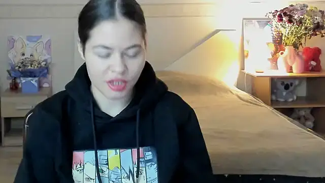 NicoleCollys online show from 5, 10, 2025