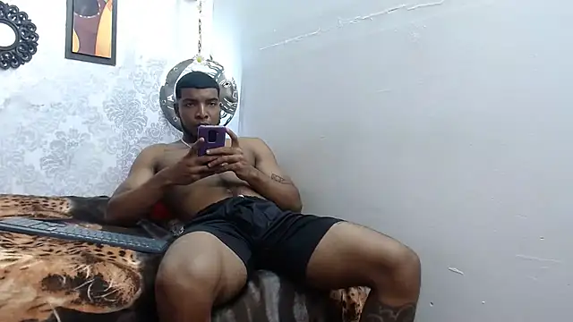 Snapshot of choco_hornyx18 chatting on 14, 10, 2025 choco hornyx18 online show from 14, 10, 2025