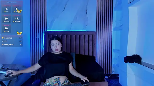 LunaWiill  online show from 4, 10, 2025