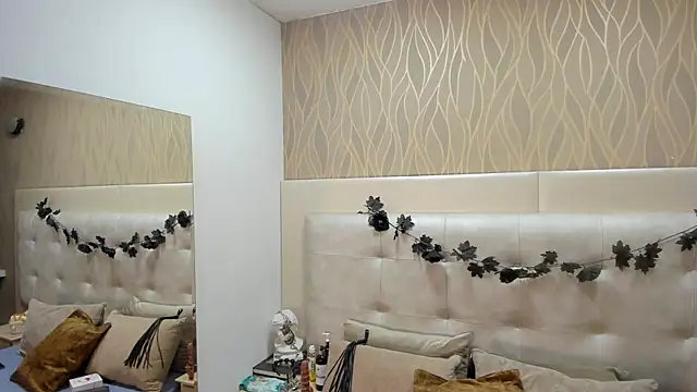 AlaiaCastle online show from 8, 11, 2025