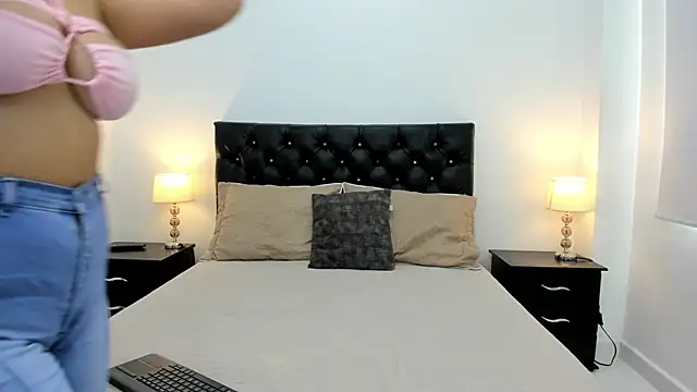 Alejandra rossi1 online show from 4, 10, 2025
