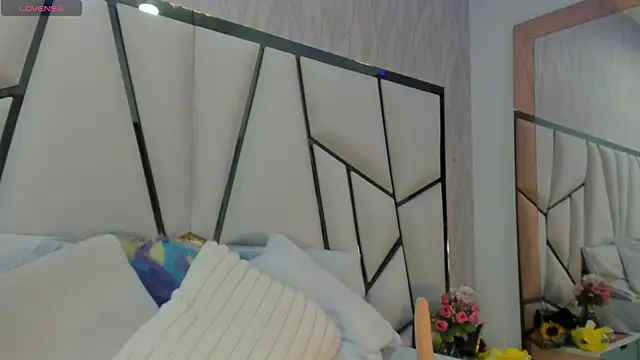 Snapshot of mia_vy chatting on 20, 9, 2025 mia vy online show from 20, 9, 2025