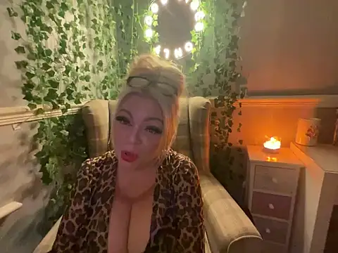 BonnyDesire online show from 27, 10, 2025