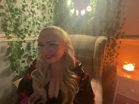 BonnyDesire online show from 6, 11, 2025